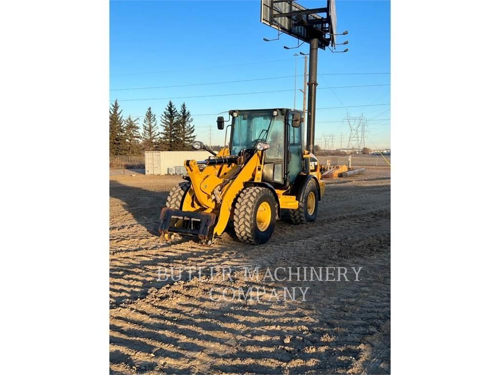 CAT 906M Incarcator pe pneuri