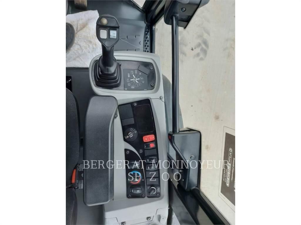 CAT 906M Incarcator pe pneuri