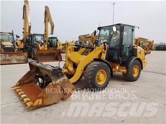 CAT 906M Incarcator pe pneuri