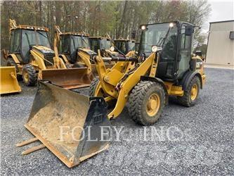 CAT 906M Incarcator pe pneuri