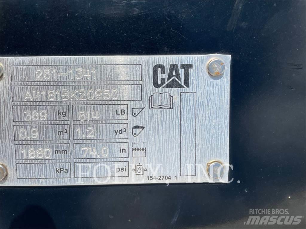 CAT 906M Incarcator pe pneuri