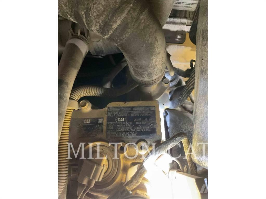 CAT 906M Incarcator pe pneuri