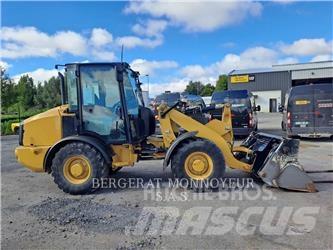 CAT 906M Incarcator pe pneuri