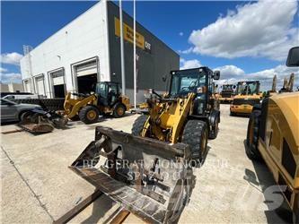 CAT 906M Incarcator pe pneuri