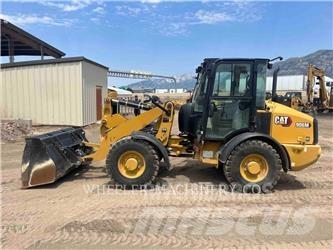 CAT 906M Incarcator pe pneuri