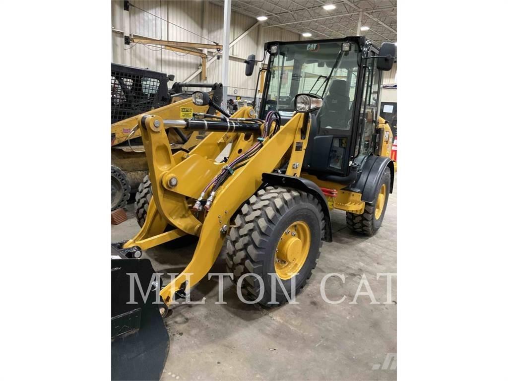CAT 906M Incarcator pe pneuri