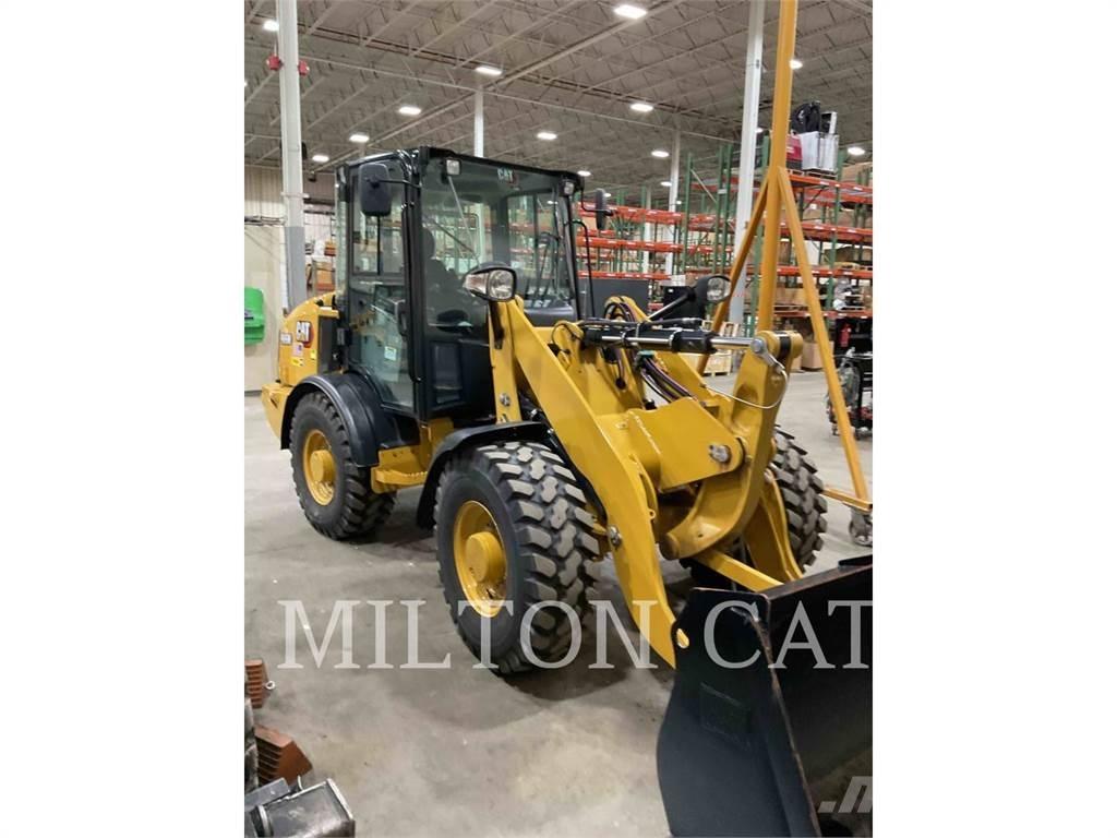 CAT 906M Incarcator pe pneuri