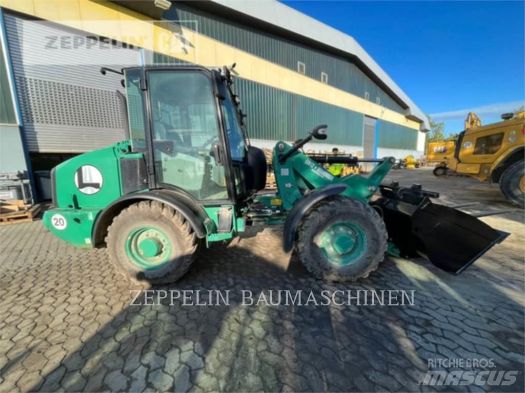 CAT 906M Incarcator pe pneuri