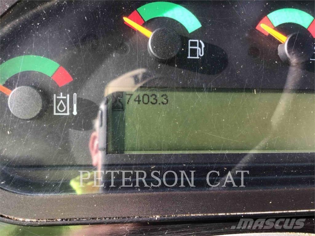 CAT 906M Incarcator pe pneuri