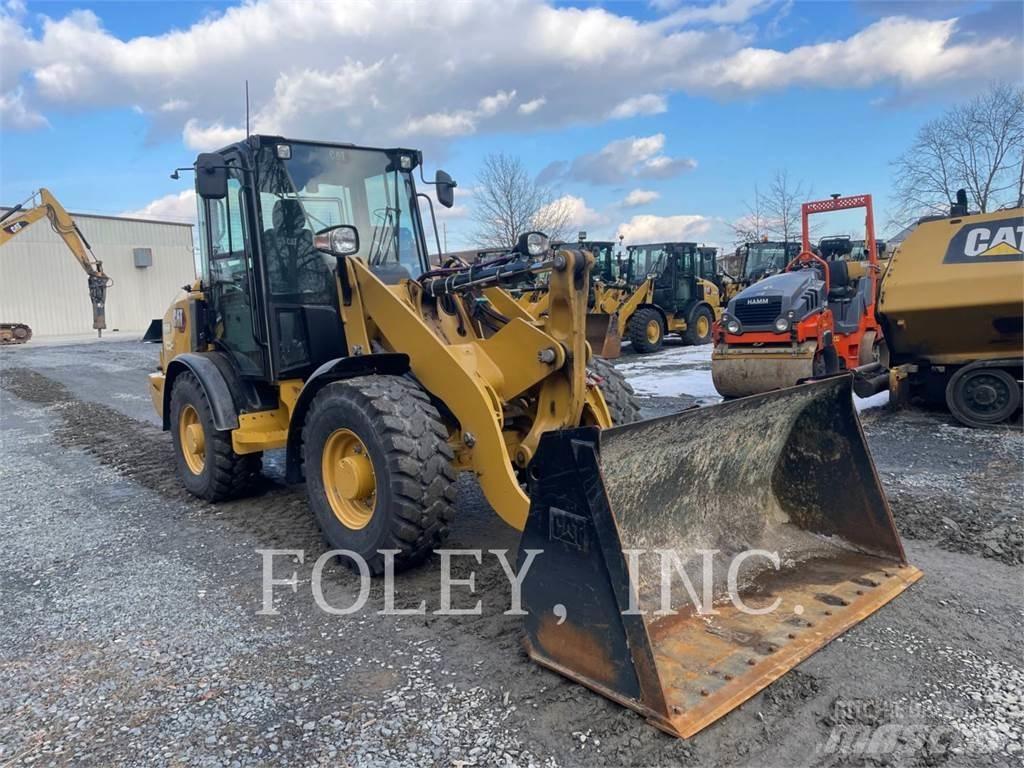 CAT 906M Incarcator pe pneuri