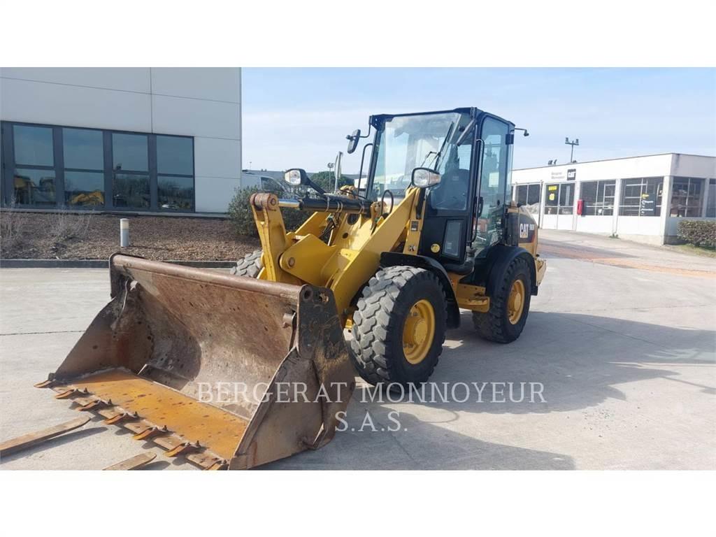 CAT 906M Incarcator pe pneuri