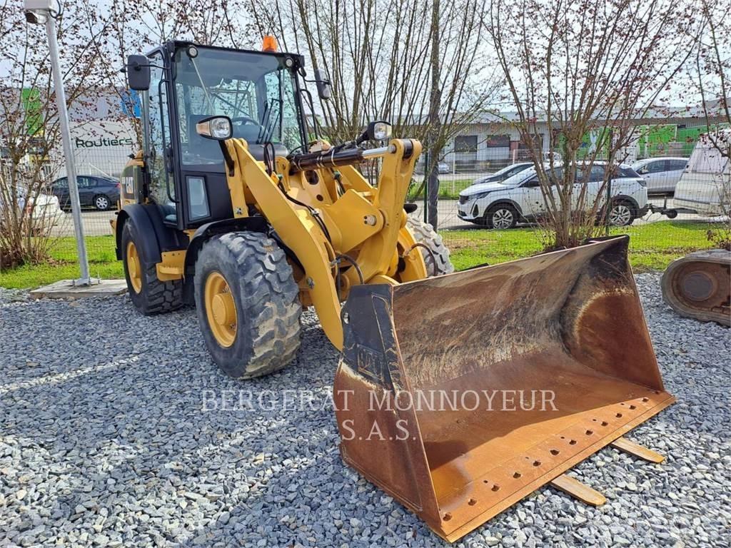 CAT 906M Incarcator pe pneuri
