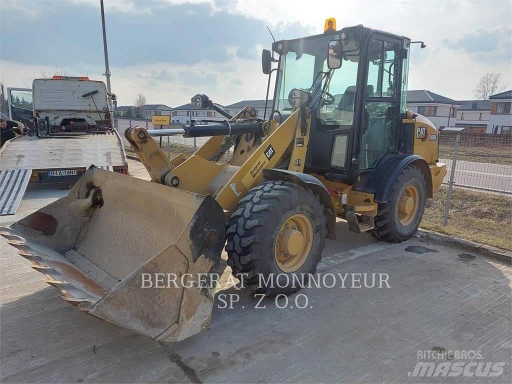 CAT 906M Incarcator pe pneuri