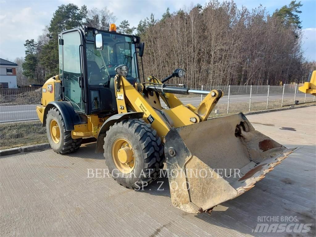 CAT 906M Incarcator pe pneuri
