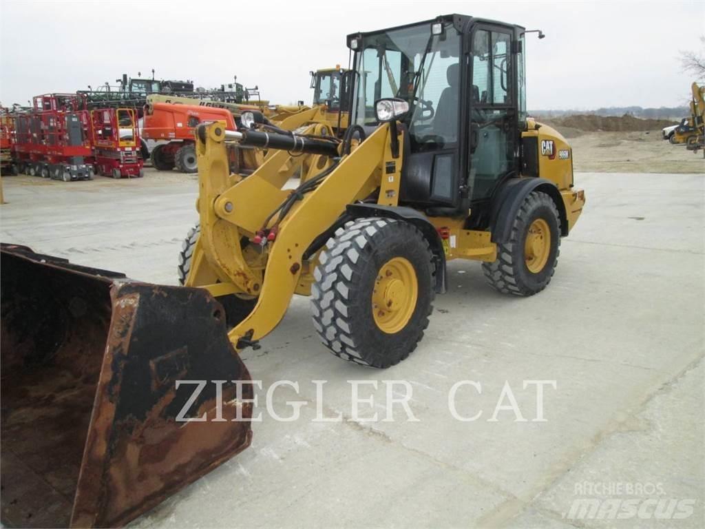 CAT 906M Incarcator pe pneuri