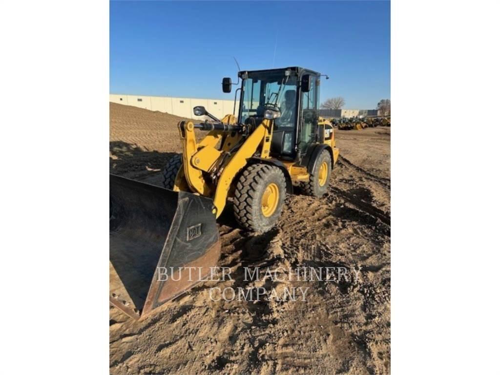 CAT 906M Incarcator pe pneuri