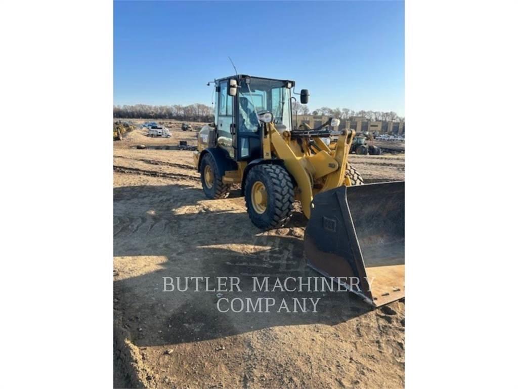 CAT 906M Incarcator pe pneuri