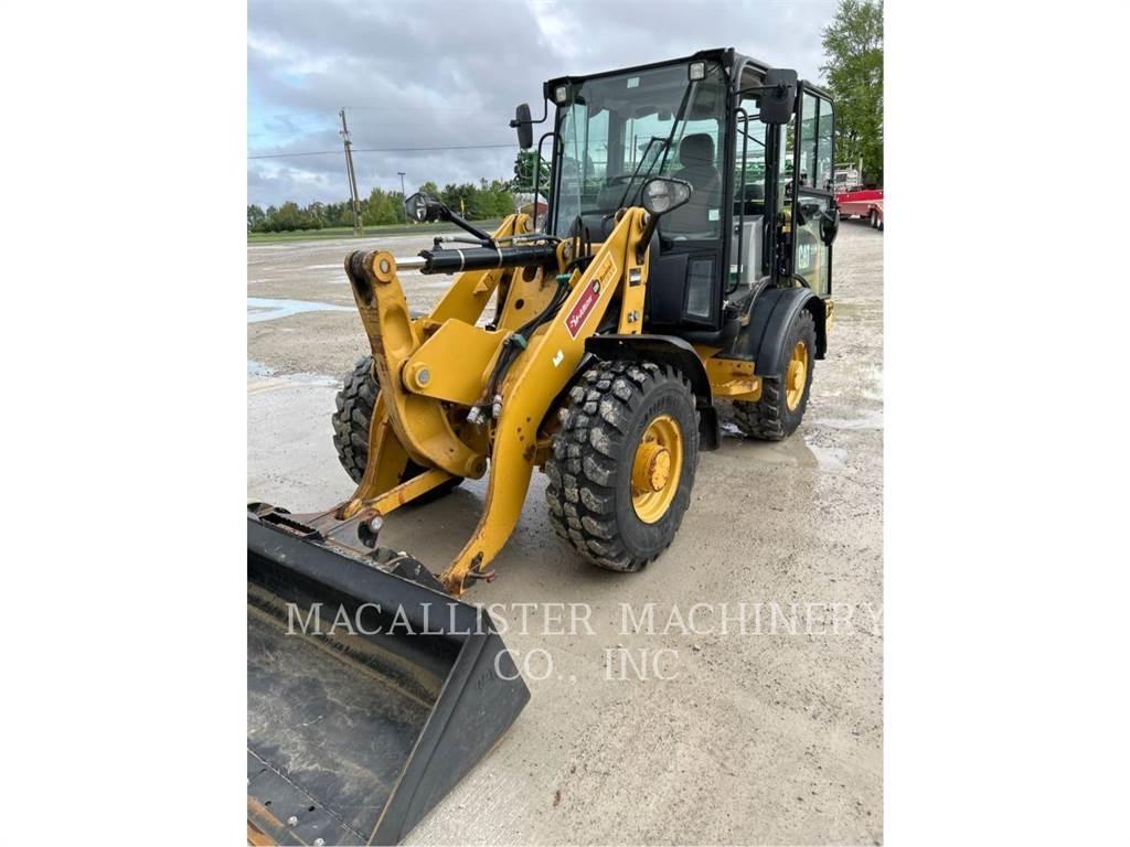 CAT 906M Incarcator pe pneuri