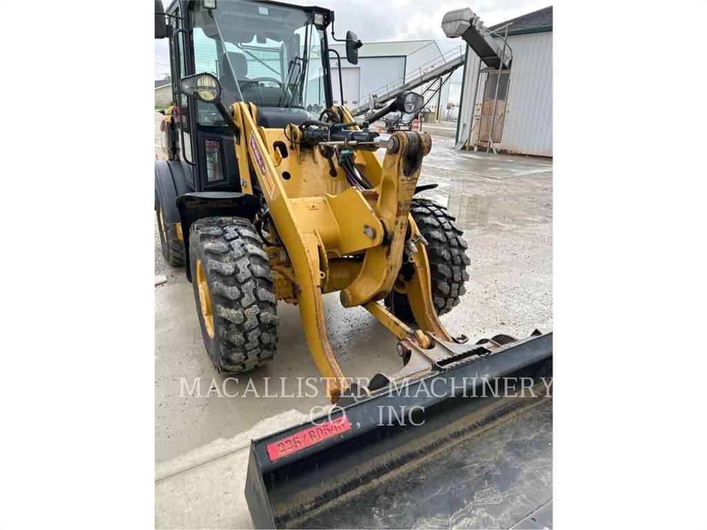 CAT 906M Incarcator pe pneuri