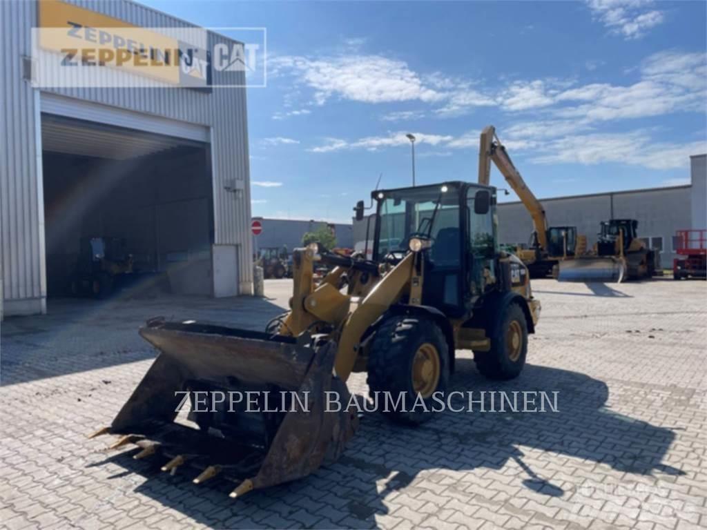 CAT 906M Incarcator pe pneuri