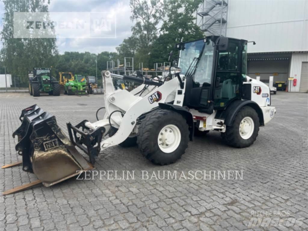 CAT 906M Incarcator pe pneuri