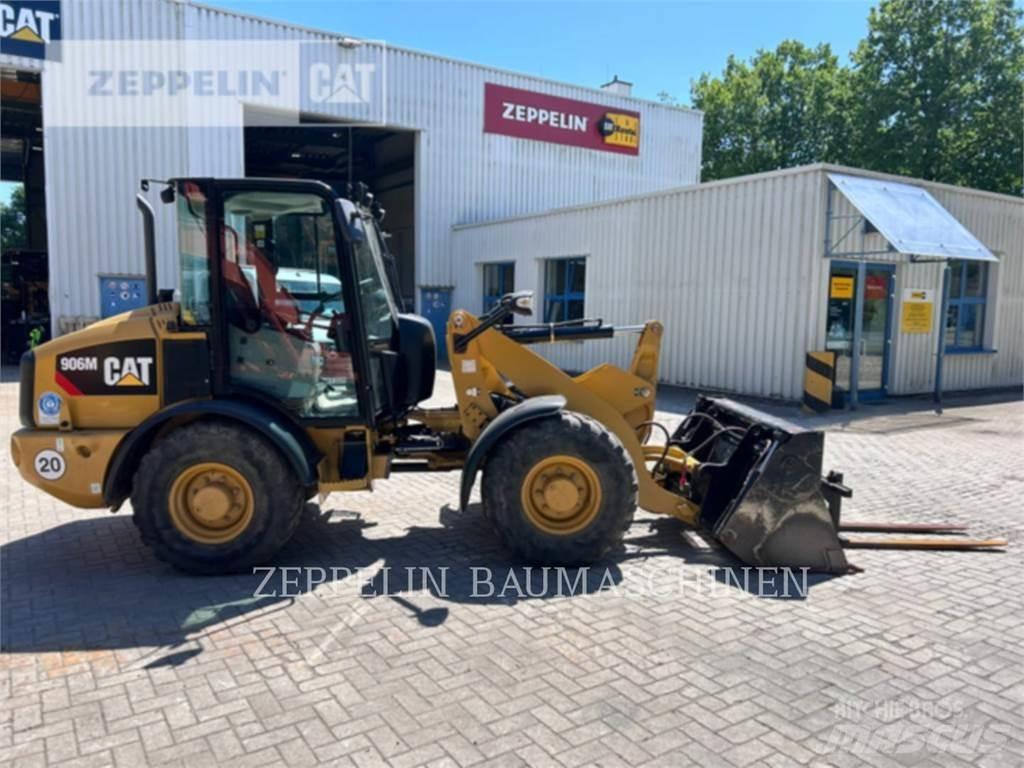 CAT 906M Incarcator pe pneuri