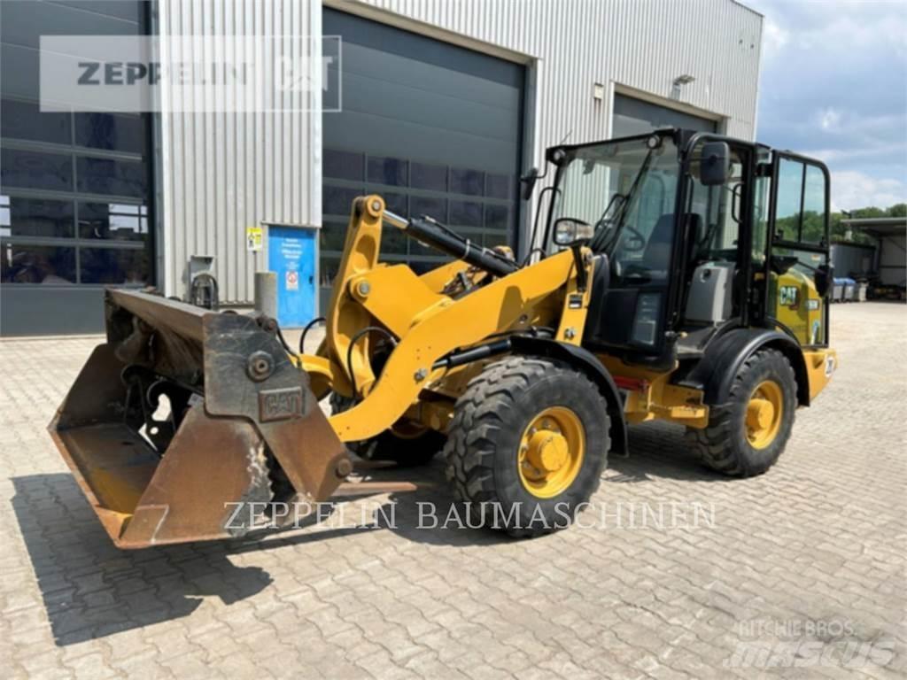 CAT 906M Incarcator pe pneuri