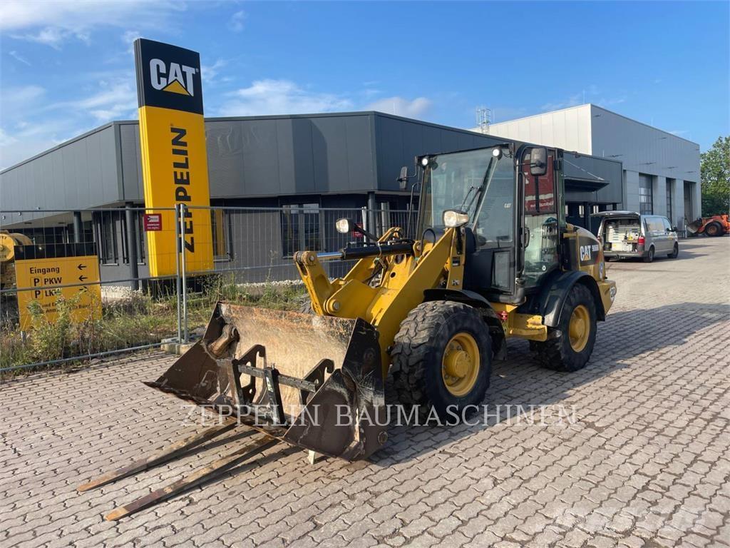 CAT 906M Incarcator pe pneuri