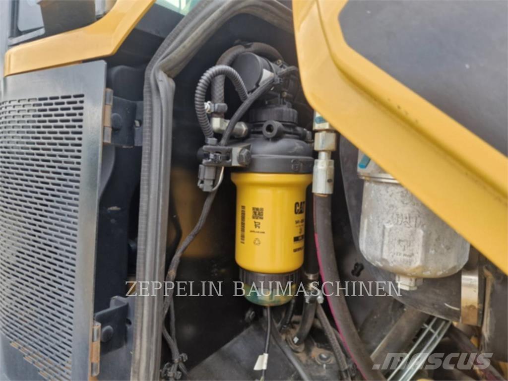 CAT 906M Incarcator pe pneuri
