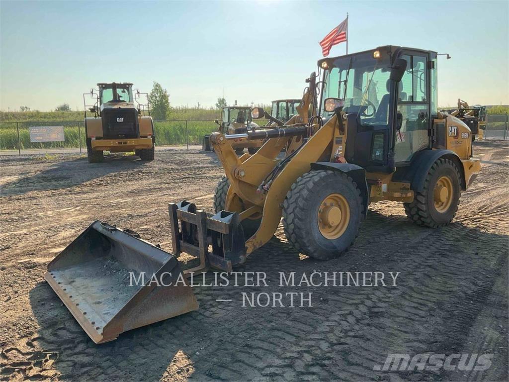 CAT 906M Incarcator pe pneuri