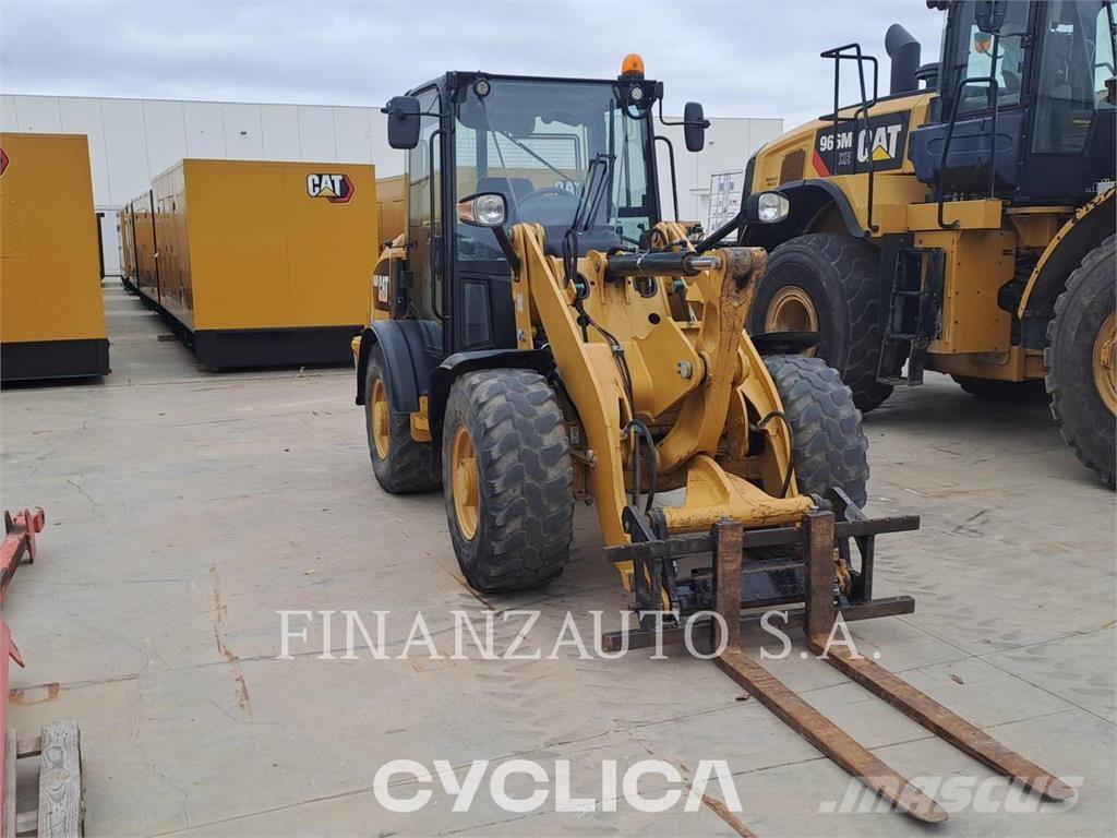 CAT 906M Incarcator pe pneuri