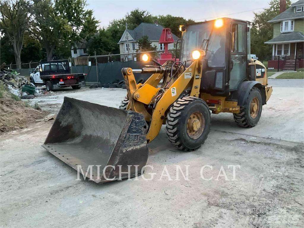CAT 906M AR Incarcator pe pneuri