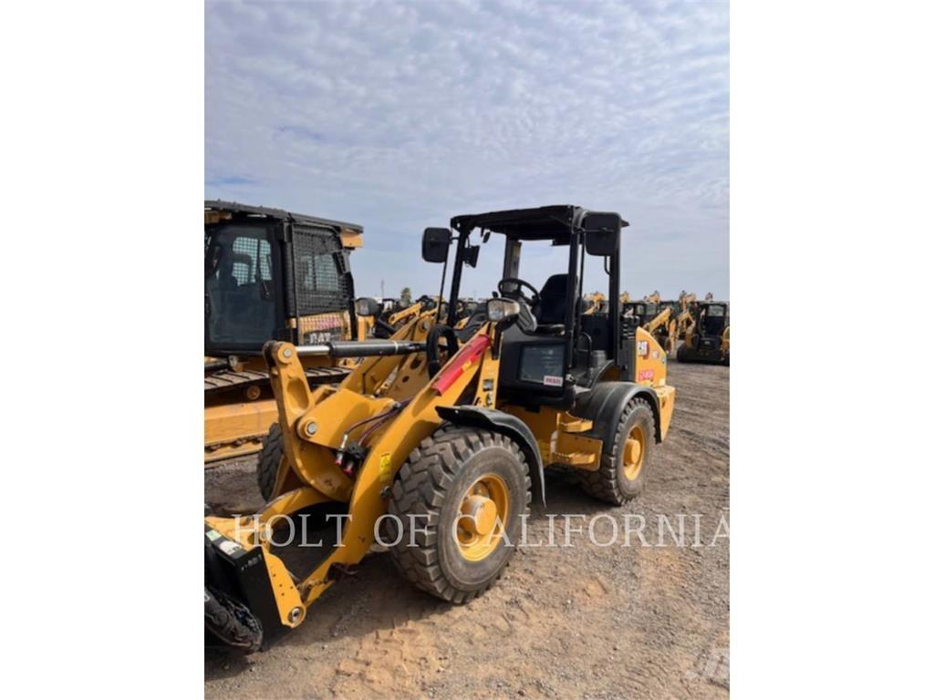 CAT 907 Incarcator pe pneuri