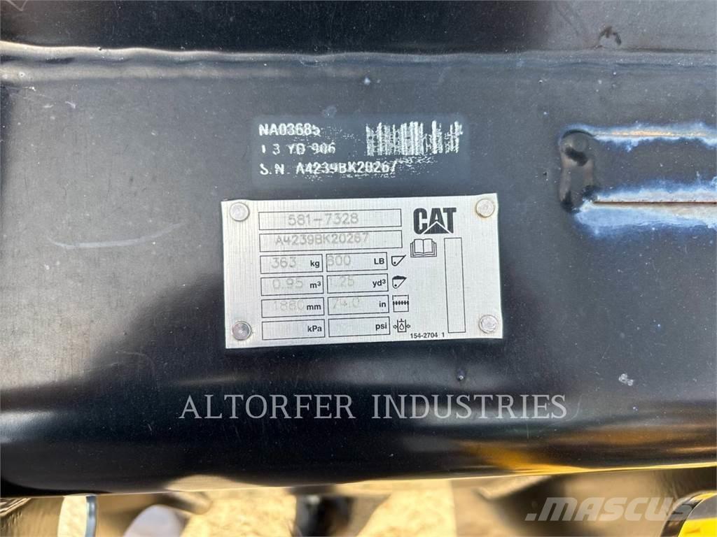 CAT 907-14 Incarcator pe pneuri