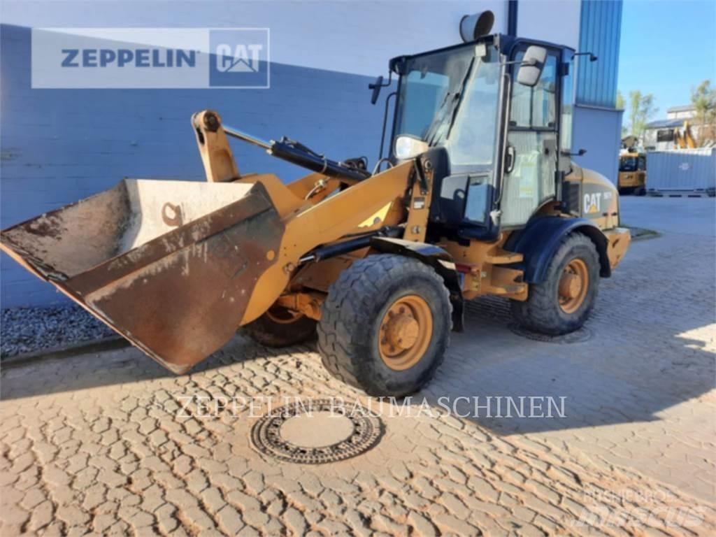 CAT 907H Incarcator pe pneuri