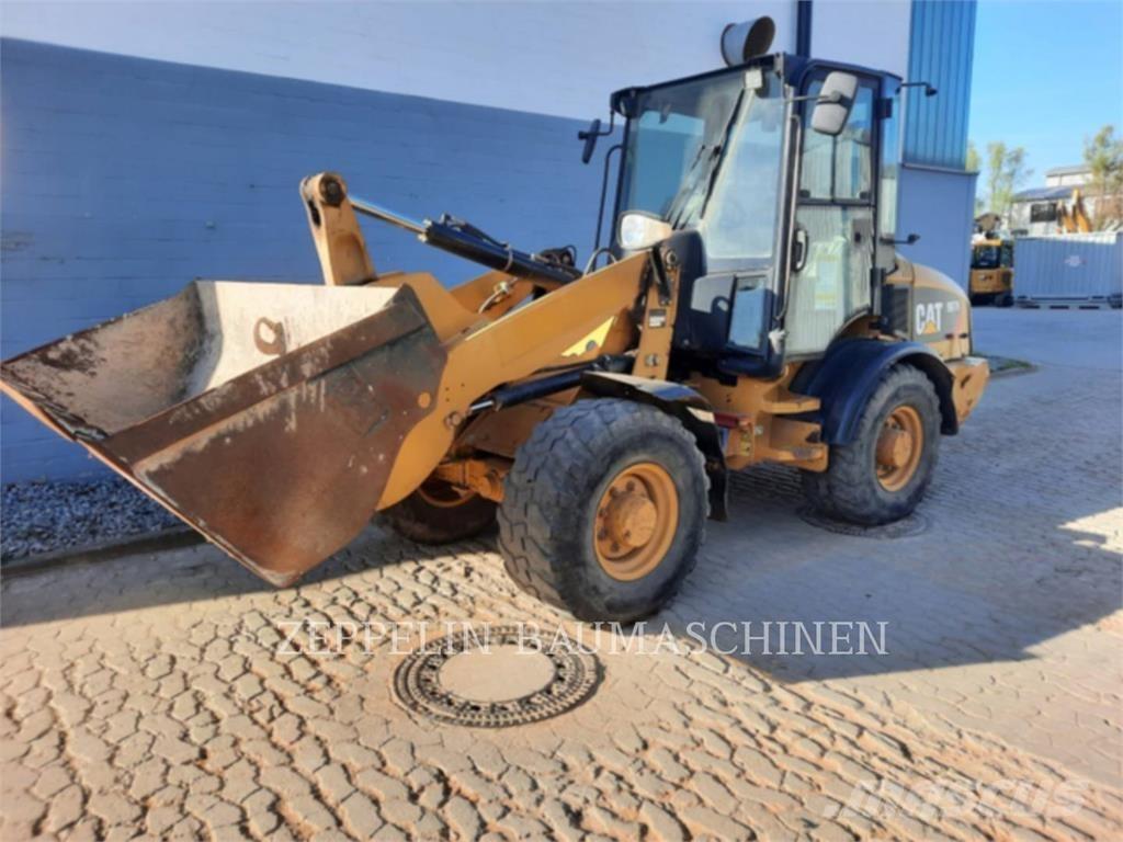 CAT 907H Incarcator pe pneuri