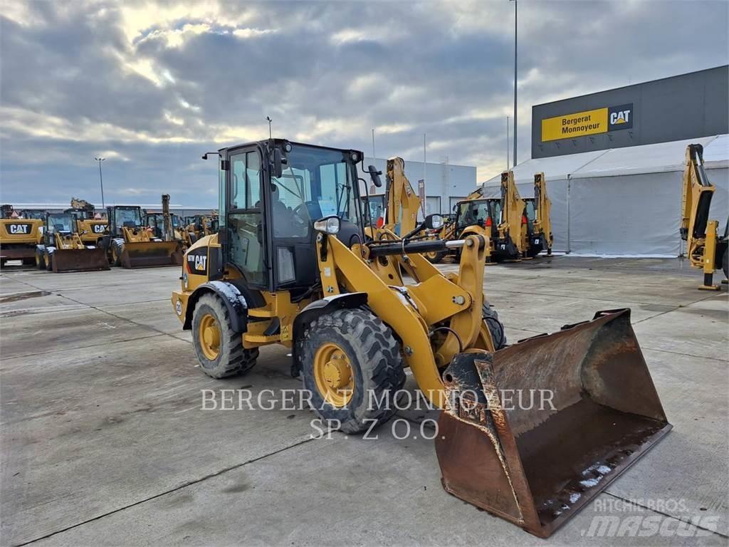 CAT 907M Incarcator pe pneuri