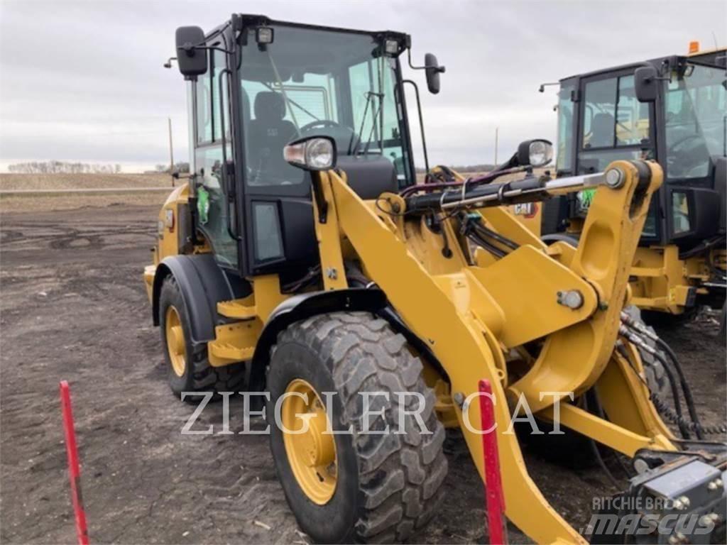 CAT 907M Incarcator pe pneuri