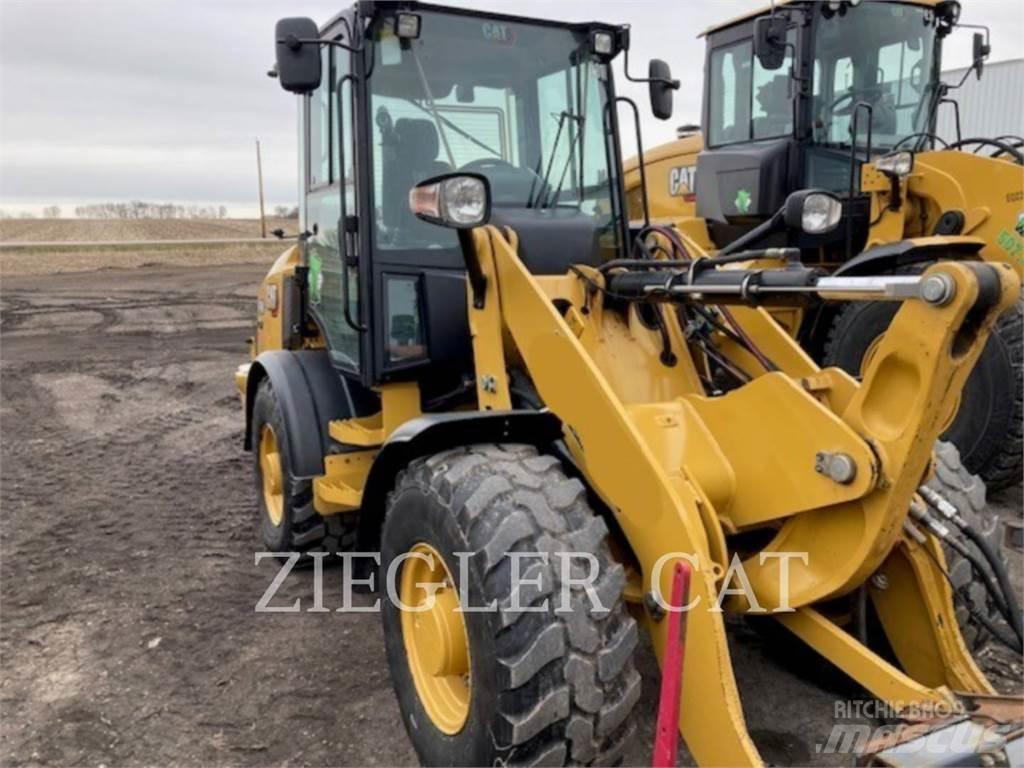 CAT 907M Incarcator pe pneuri