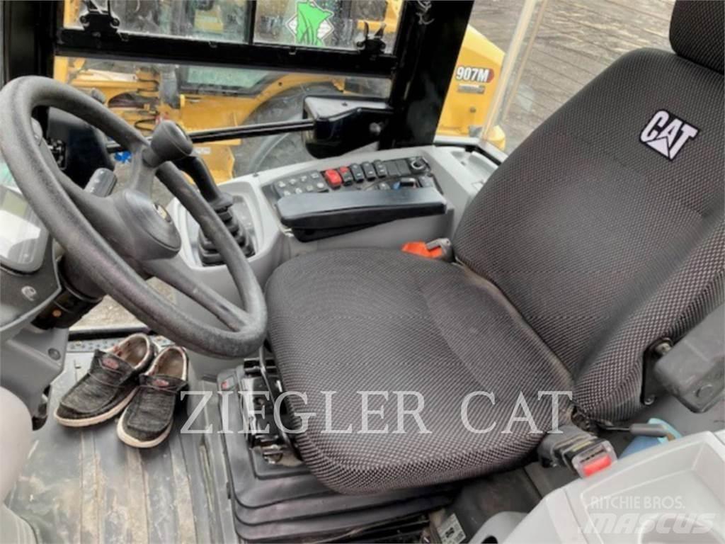 CAT 907M Incarcator pe pneuri