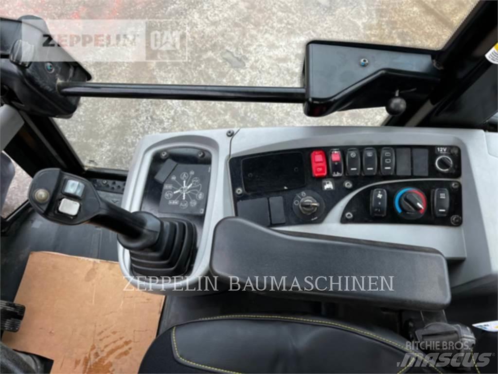 CAT 907M Incarcator pe pneuri