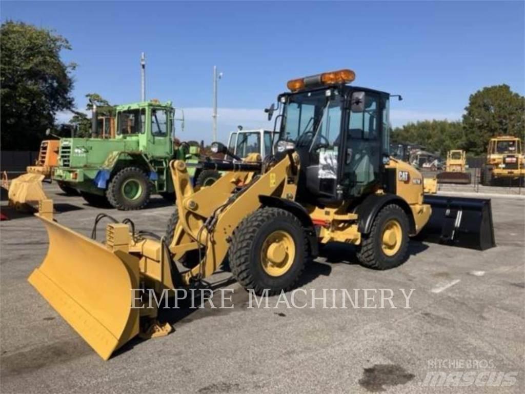 CAT 907M Incarcator pe pneuri