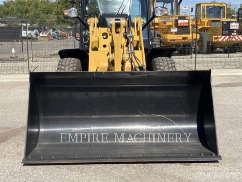 CAT 907M Incarcator pe pneuri