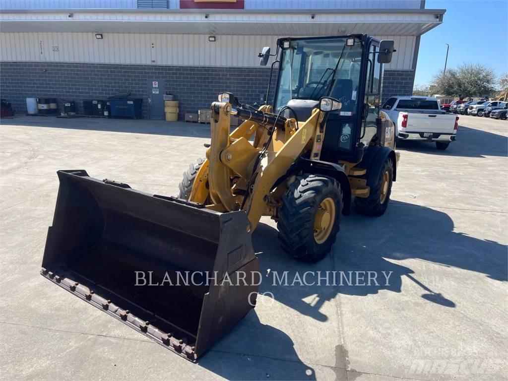 CAT 907M Incarcator pe pneuri