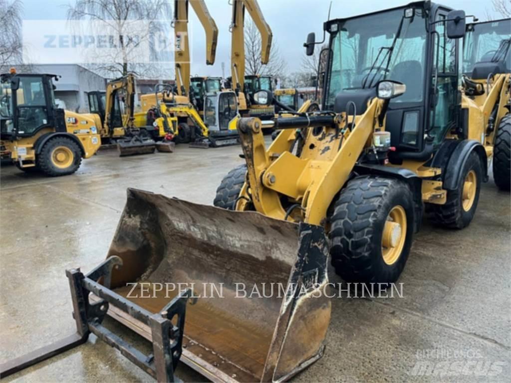 CAT 907M Incarcator pe pneuri
