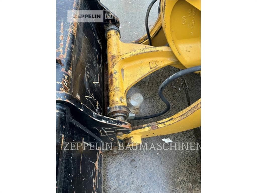 CAT 907M Incarcator pe pneuri