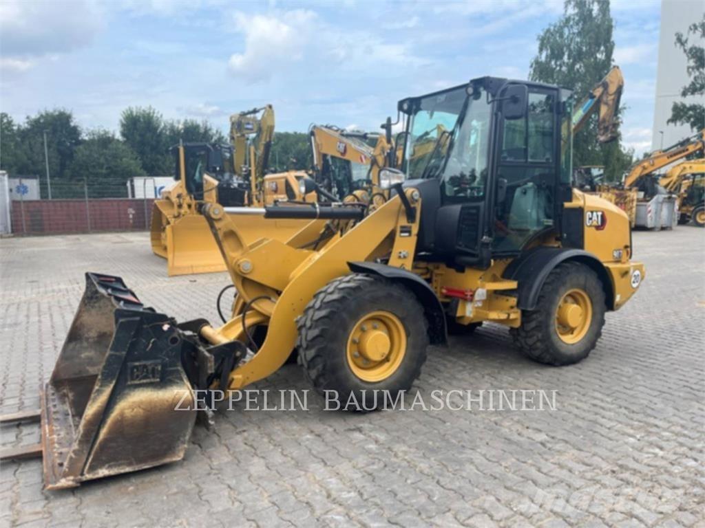 CAT 907M Incarcator pe pneuri