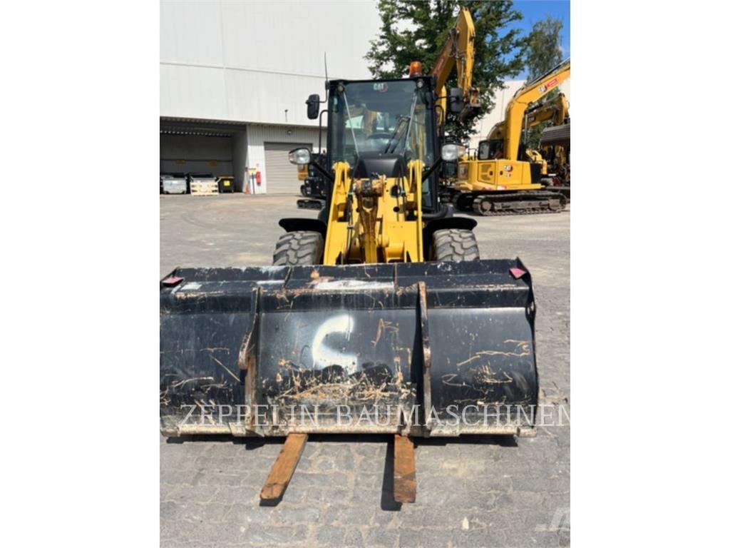 CAT 907M Incarcator pe pneuri