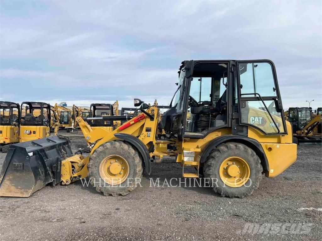 CAT 908 Incarcator pe pneuri