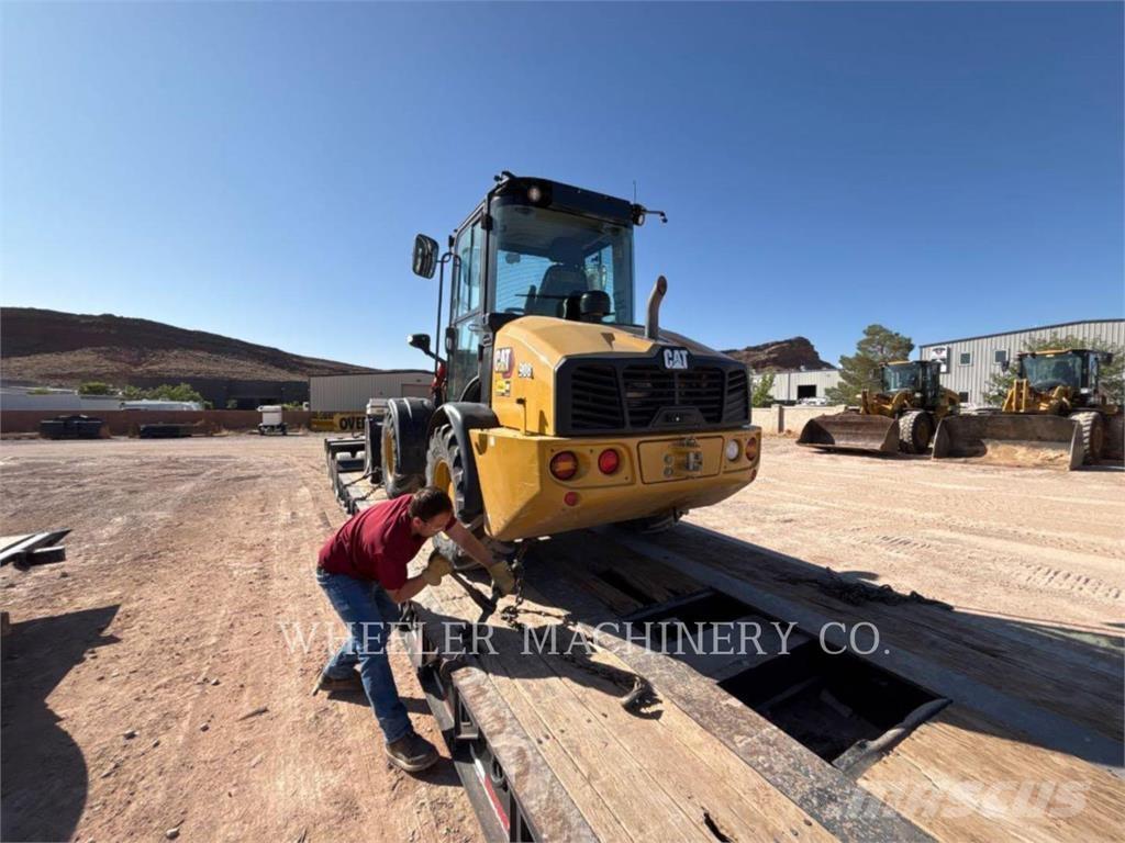 CAT 908 Incarcator pe pneuri
